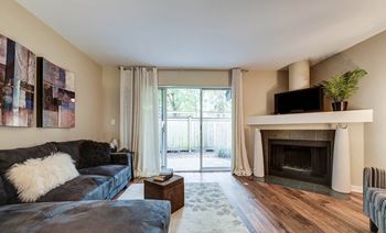 Living Room With Wood Flooring at Arcadia Townhomes, Federal Way, Washington